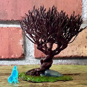 Miniatura de sauce azotado y mini lobo en miniatura: decoración de estantería de fantasía