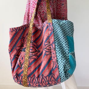 Sac à bandoulière Kantha de couleur pastel pour les sorties estivales sac à main léger pour un usage quotidien fourre-tout à vélo pour la plage et les excursions