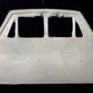 Modèle 1:25 modèle réduit en résine cadre de cloison de sécurité de voiture de police