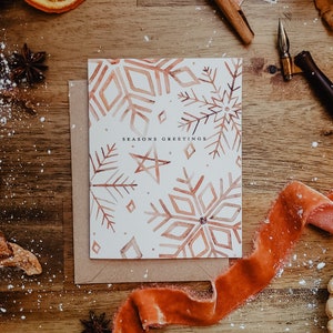 aquarelle scandinave de flocons de neige | de Noël peinte de voeux de saisons | Simple, moderne, minimaliste, vacances 2021 | Respectueux de l'environnement