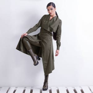 秋ロングジャケット、マキシジャケット、カーキ色の服、レディースジャケット、ロングジャケット、冬物服、アシンメトリージャケット、トレンチジャケット
