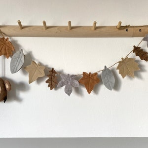 NEUTRAL Leaf Garland