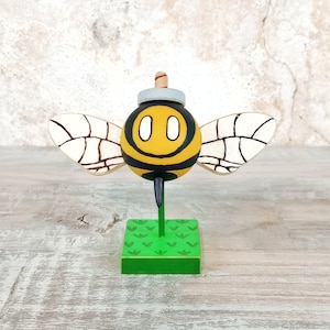 Super Mario Bros. Bee Bob-omb - Wooden Figurine