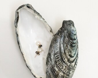 Oyster, Oysters, Oyster pot, Trinket bowl, Lidded oyster pot, ocean art, the sea, ocean, seafood, seascape, tableware,ceramic oyster,mermaid