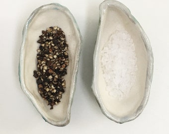Oyster, Oysters, Oyster salt and pepper, salt seller, spice server, ocean art, the sea, ocean, seafood, seascape, tableware,ceramic oysters,