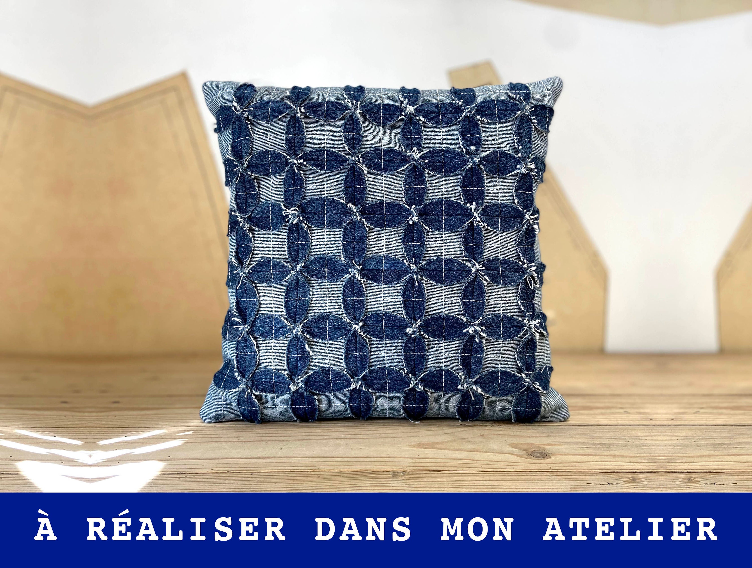 Coussin Multi-Fleurs en Jean Upcyclé | à Réaliser Cours de Couture | Bon Cadeau 3H