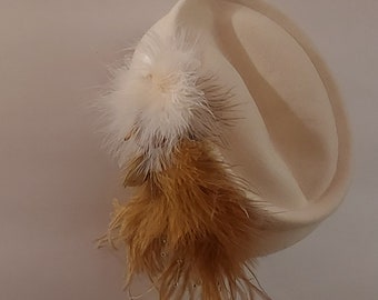 Chapelier Artistique Montreal White Felt Feathered Hat