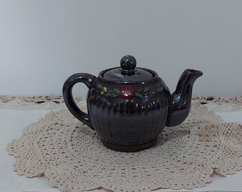 Ribbed Red Clay Teapot, Antique Individual teapot