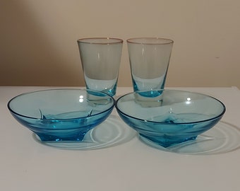 Hazel Atlas, Capri Blue, Set of 4 bowls with 2 glasses