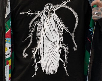 Creepy Roach Insect men women unisex t shirt Tentacles Thorns Graphic Tee, Black soft Cotton horror terror cosmic evil Short Sleeve Tshirt