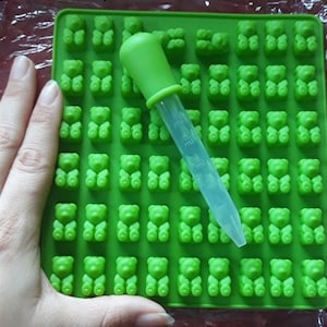 Gummy bear mold makes 50 assorted colored mold