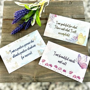 30 vlinderkaarten met positieve bevestiging; Inspirerende kaarten met affirmaties om te versterken, aan te moedigen, te versterken en te verheffen; Geweldig cadeau