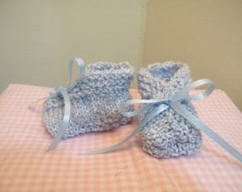 Knit Baby Booties with Ribbon Tie: 0-3 Months