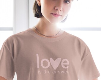 Love is the answer - Women’s crop top