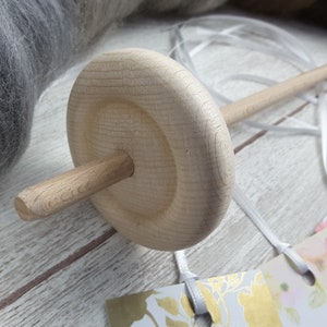 Handspindel-Set mit naturfarbiger Wolle, Anfänger-Set zum Spinnen, Anfängerspindel mit Wolle, Mini-Kammzüge mit Handspindel Bild 4