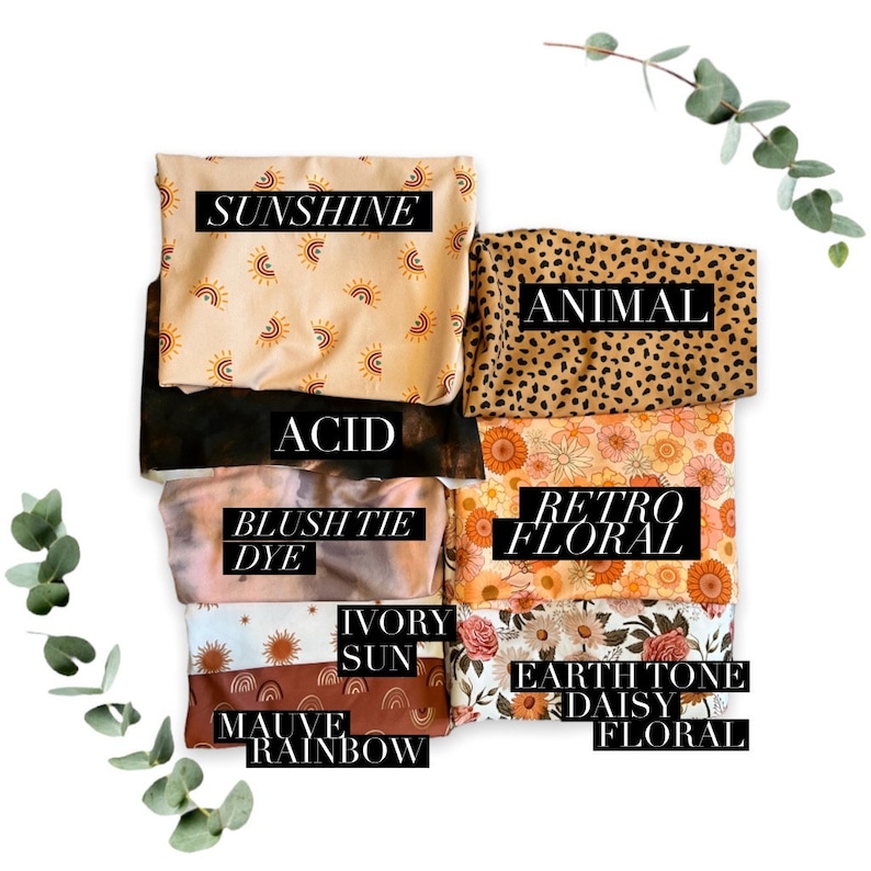 Peut inclure: Un assortiment d'&eacute;chantillons de tissus avec diff&eacute;rents motifs et couleurs, notamment soleil, imprim&eacute; animal, d&eacute;lavage acide, tie-dye blush, floral r&eacute;tro, soleil ivoire, arc-en-ciel mauve et floral de marguerite aux tons terre.