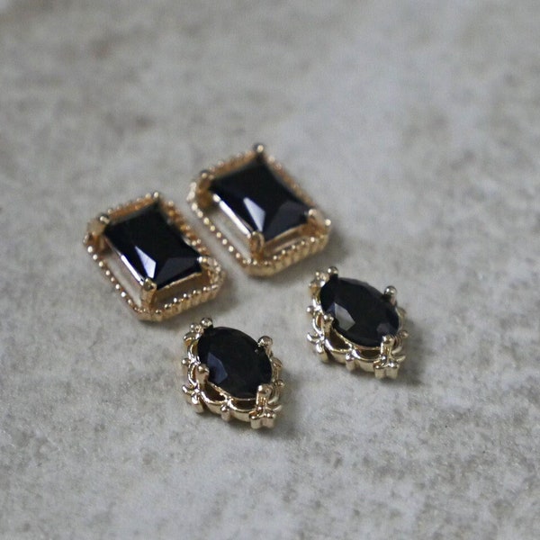 2pcs 3D Black Zircon Gemstone Nail Emerald Diamond Decals/ Gold Framed Royal Rococo Vintage Rhinestone Nail deco Supplies