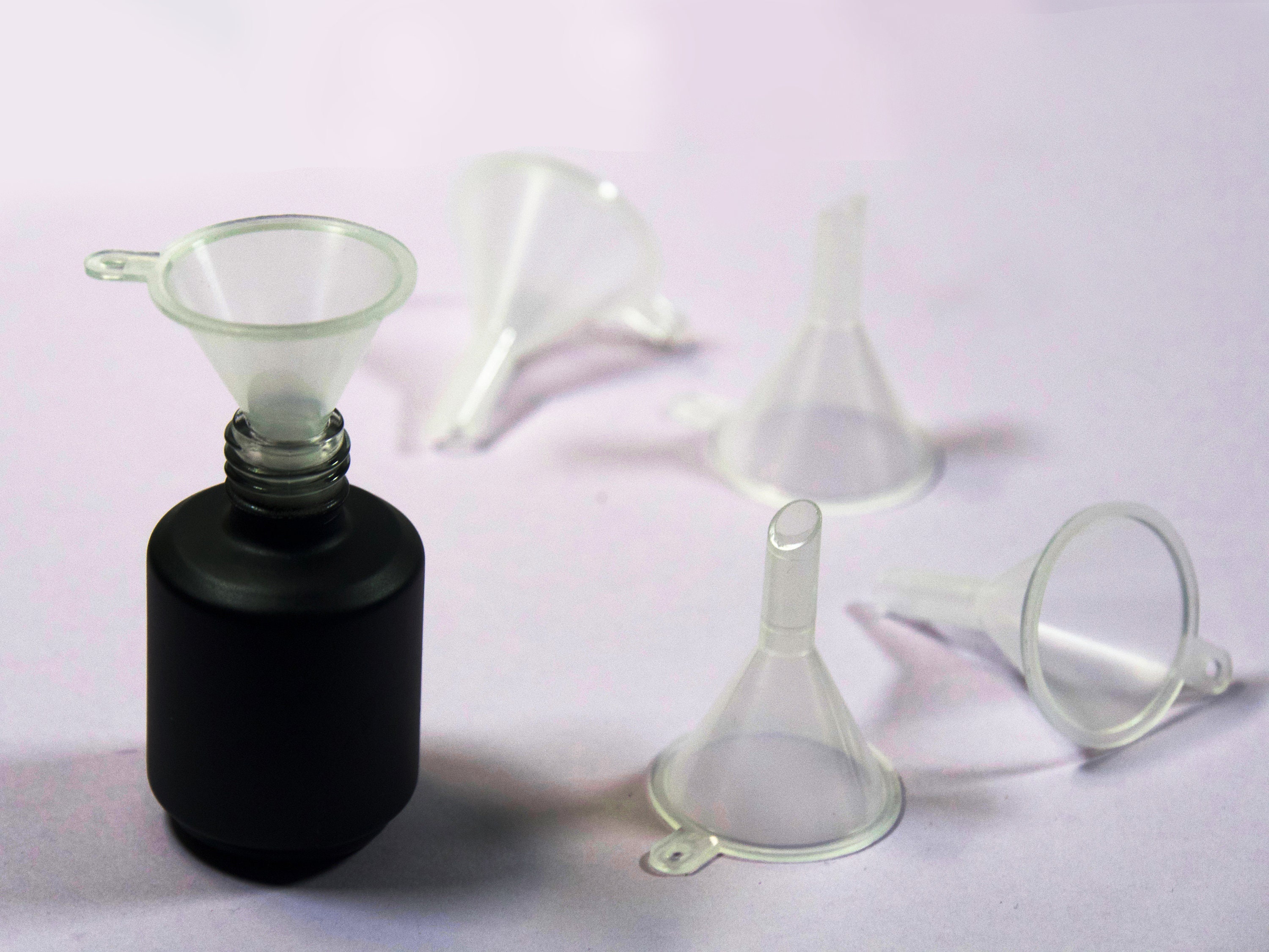 Small Mini Plastic PET Squeeze Bottles Black Disc Top 4 Oz. Amber 25 Bottles  9724DB-25 