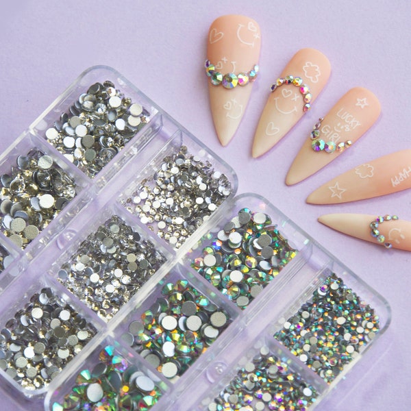 1000 pièces tailles mélangées strass transparents et AB/ongles à dos plat non fixables à chaud Art déco/pierres précieuses AB 6 grilles de décalcomanies pour nail art en strass