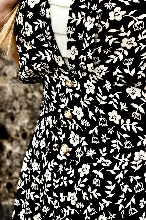 Ditsy Floral Pearl Buttoned Dress