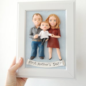 Custom family sculpture One year wedding anniversary for wife image 2