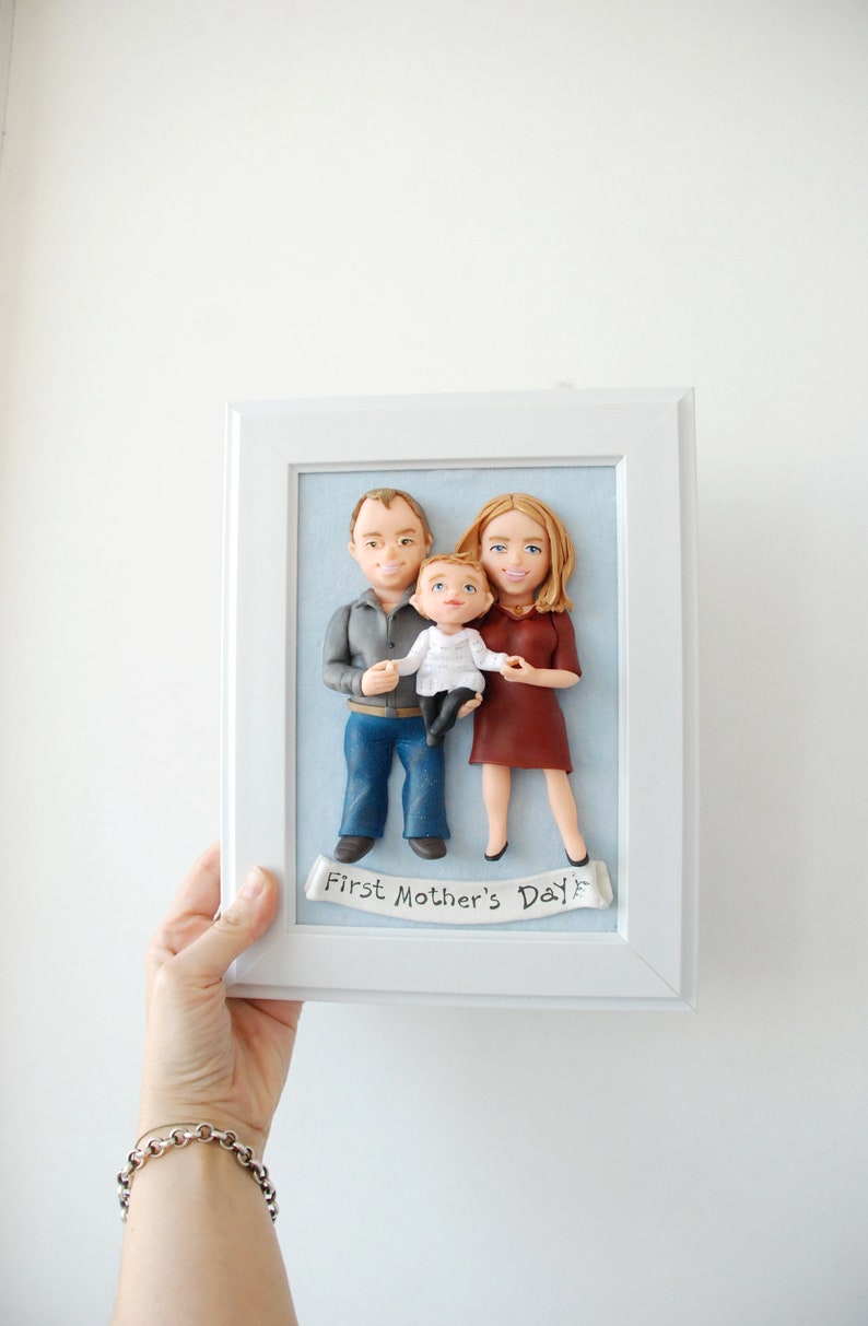 Custom family sculpture One year wedding anniversary for wife image 9