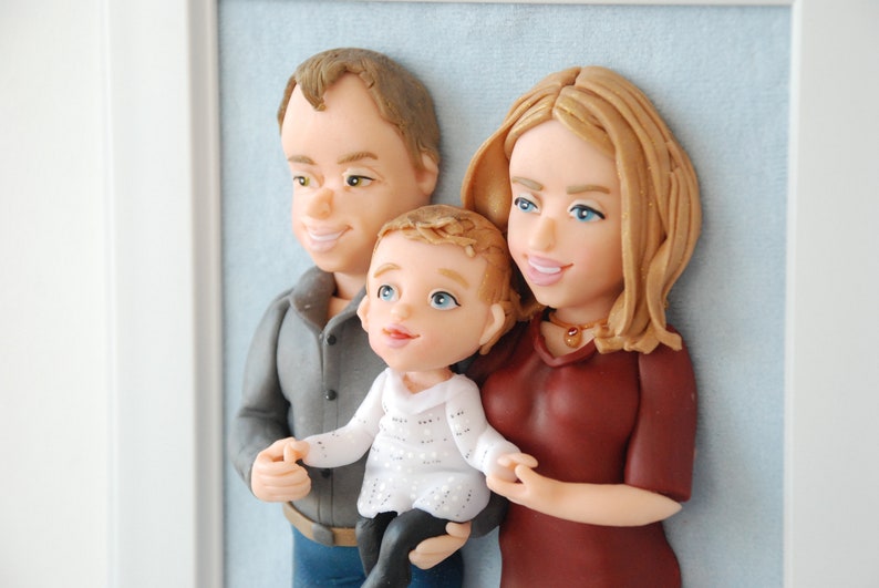 Custom family sculpture One year wedding anniversary for wife image 4