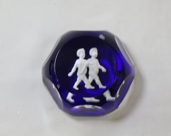 Baccarat Zodiac Gemini (The Twins) Paperweight, Excellent condition, Retired