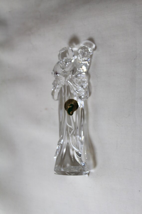Solid glass press paper 8x5x5 cm with 3D engraved shepherd with sheep over the shoulders