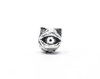 Cat eye earring | sterling silver, 925, stud, piercing, rocker, gothic, cute, kitten, feline, anime