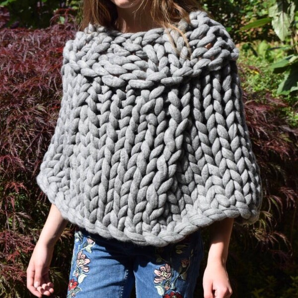 Chunky Knit Autumnal Fringe Poncho (OS)