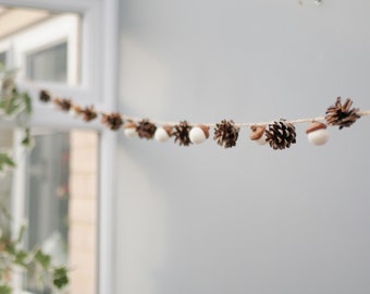 Pine cone garland Acorn garland Autumn garland Christmas garland Christmas tree decoration Natural decor and felt decoration Fall decoration