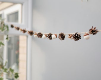 Pine cone garland Acorn garland Autumn garland Christmas garland Christmas tree decoration Natural decor and felt decoration Fall decoration