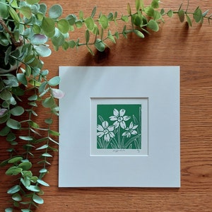 Daffodil lino print, Narcissus print, Daffodils art, Green Wall Art, green home decor, Flowers lino print, spring flowers art, Spring art