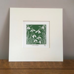 Snowdrops Lino Print, Snowdrops wall art, Green floral artwork, Flowers Lino Print, Hand printed flowers, Green wall decor, Hand pulled art image 3