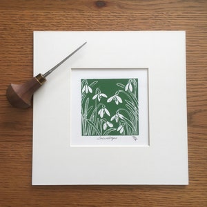 Snowdrops Lino Print, Snowdrops wall art, Green floral artwork, Flowers Lino Print, Hand printed flowers, Green wall decor, Hand pulled art image 4