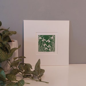 Snowdrops Lino Print, Snowdrops wall art, Green floral artwork, Flowers Lino Print, Hand printed flowers, Green wall decor, Hand pulled art