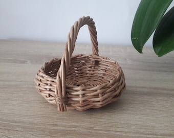 Small Rustic basket with handle, Woven Wicker basket, Easter table decorations