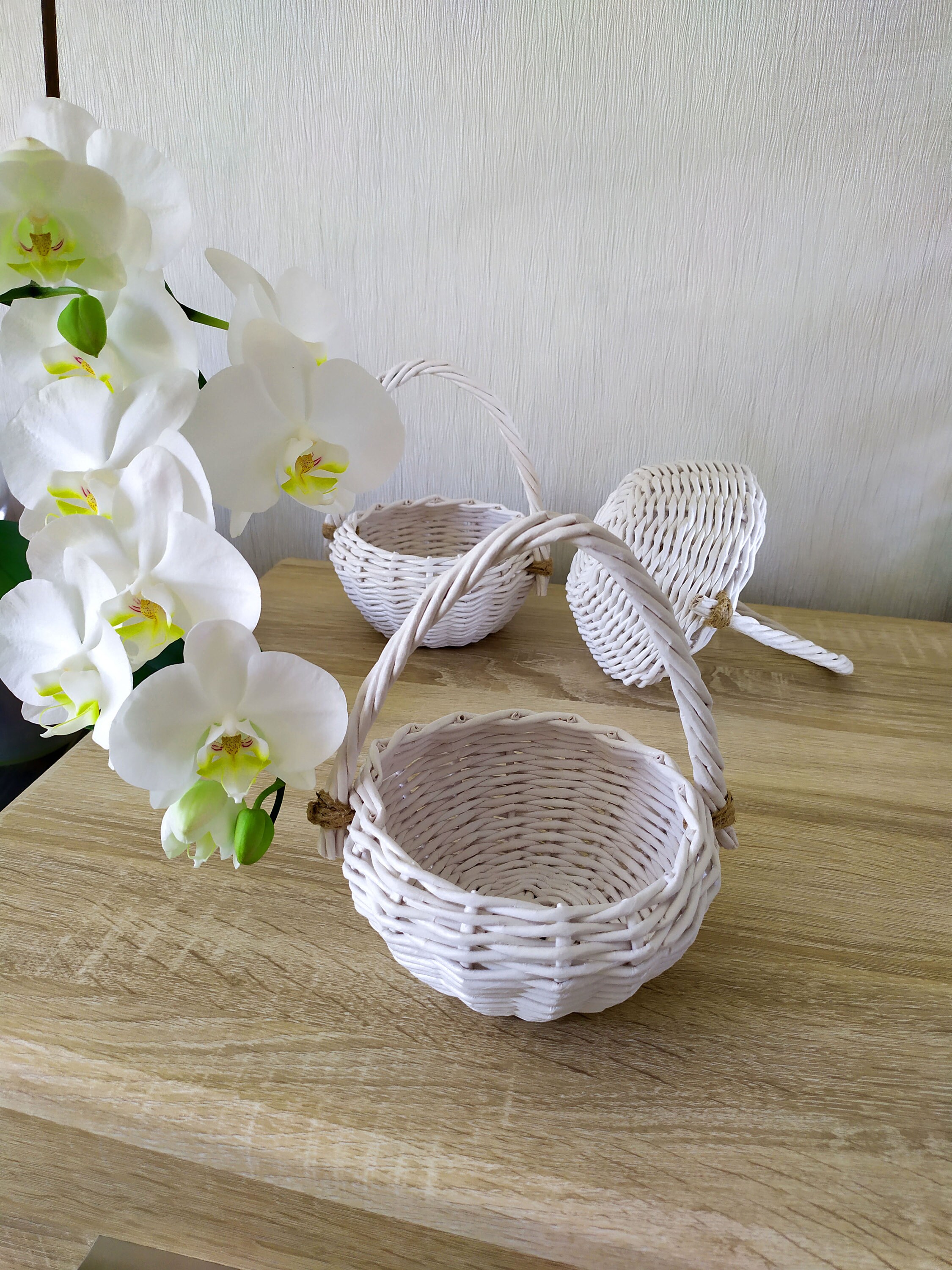 Small white basket with handle Flower girl basket Woven Etsy