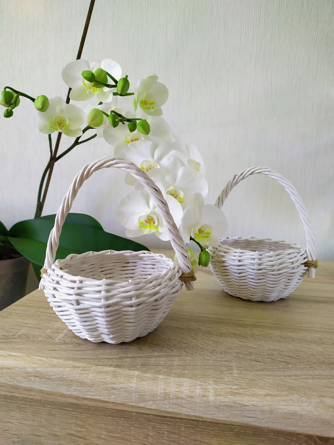 Small white basket with handle Flower girl basket Woven | Etsy