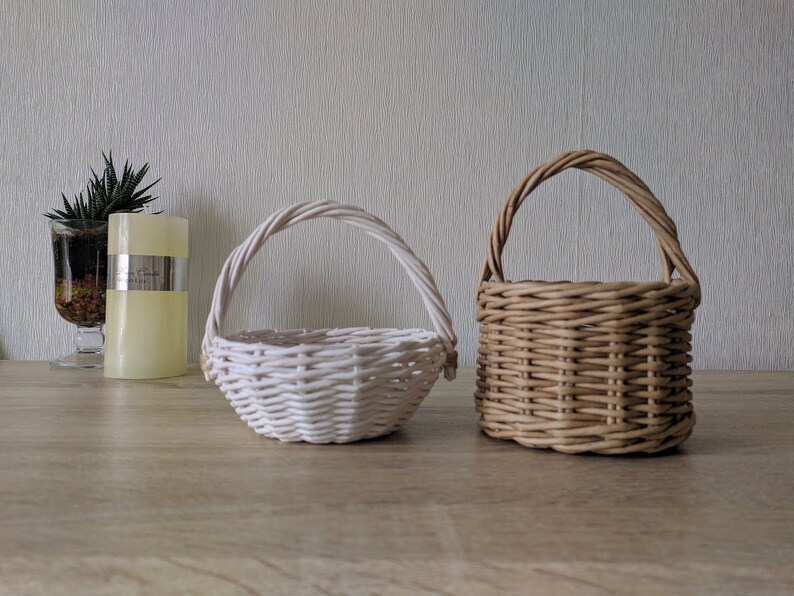 Small round white basket with handle Woven Wicker basket ...