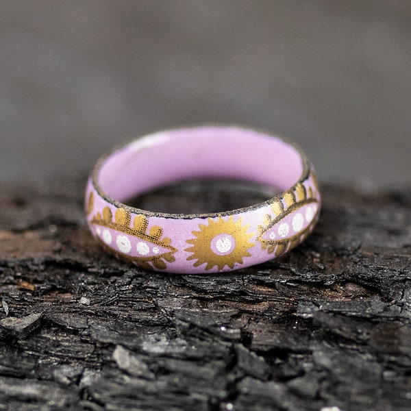 Vintage Enamel Ring - handpainted -  antique pink & gold -1970s