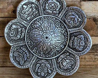 Round Incense Plate with 8 Buddhist Lucky Symbols - Metal - Incense Holder - 12cm