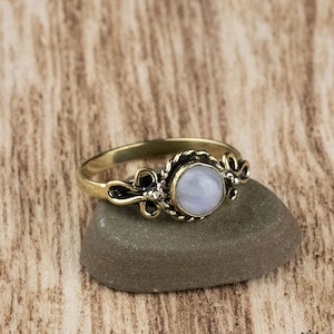 Moonstone Ring -  Brass - golden -- Juna