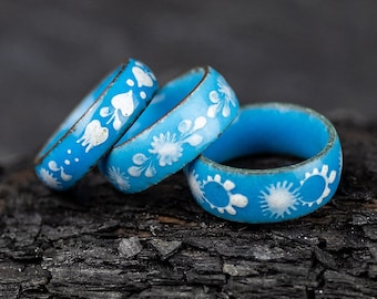 Vintage Emaille Ring 70er Jahre handbemalt hellblau und weiß