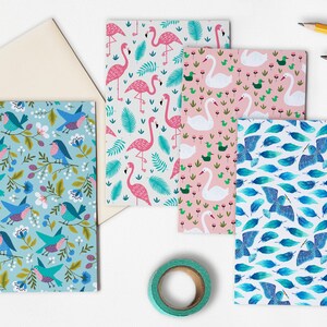 Vogels gevouwen ansichtkaarten set van 4 met envelop bloemen flamingo zwaan aquarel / gevouwen kaart - ontwerp van Heleen van den Thillart