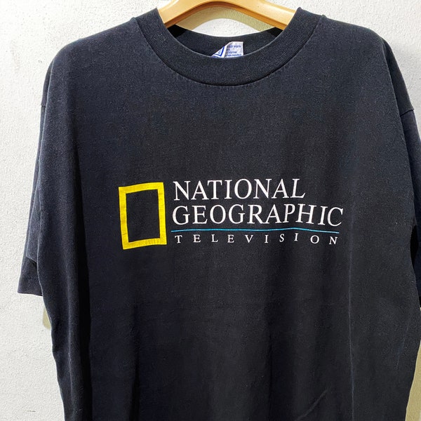 Vintage 90s National Geographic Shirt Size L