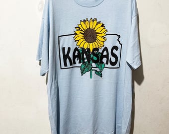 90s frui of the loom sunflower college Vintage 90s sunflowers tee, Brand is Fruit of the
