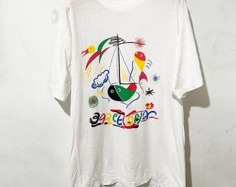 Vintage 90s ANTONI GAUDI Barcelona T-shirt Architect and Designer