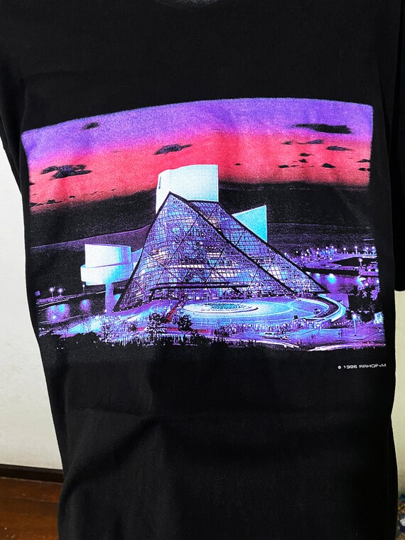 Vintage 1996 Rock Hall the House That Rock Built T-shirt Size L 